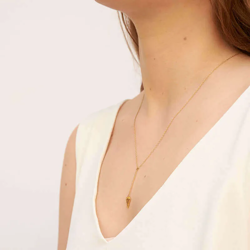 ARROW SHORT DROP PENDANT NECKLACE