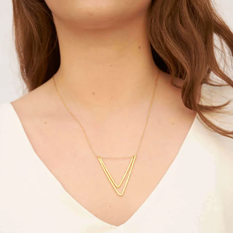 BEYA TRIANGLE PENDANT NECKLACE