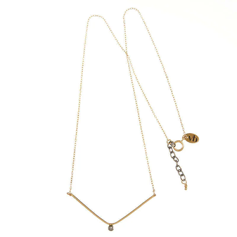VAREN PEARL BAR NECKLACE